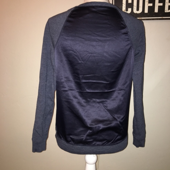 White Egret Migration Sweater With Pockets